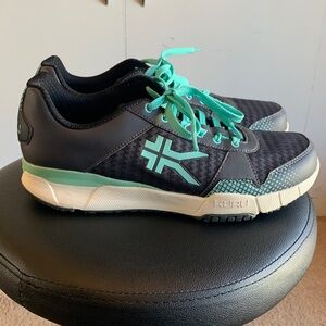 Kuru Sneakers Women’s size‎ 10